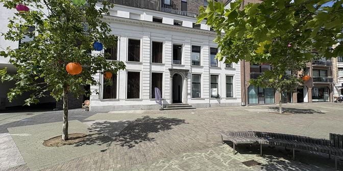 Bedrijfsvastgoed te huur in Markt 96 bus B, 9800 Deinze