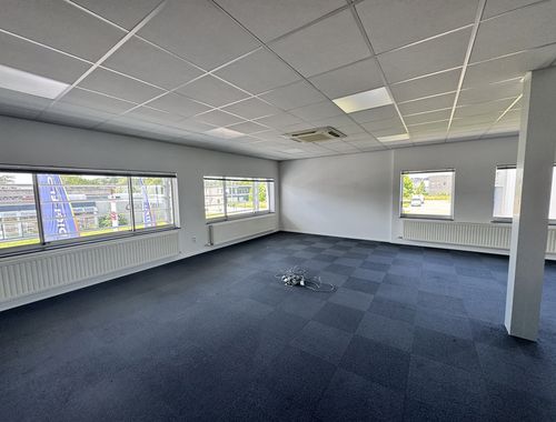                             Immeuble de bureaux à louer à Wilrijk
