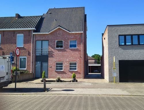                                         Appartement te huur in Eksaarde, € 950
