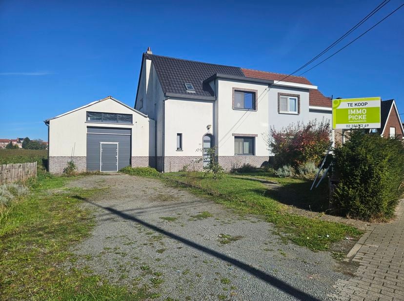 Huis te koop in Meerweg 122,
                    1601 Ruisbroek