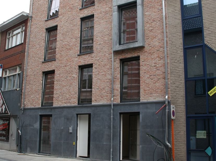 Studio's te huur voor voltijdse studenten!<br />
Verschillende studio's te huur gelegen in de Herentalsstraat 71 te Turnhout.<br />
Elke studio beschi