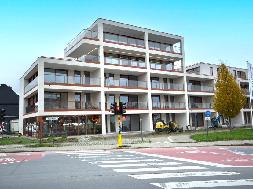 WESTLAAN 300 BUS 11 - 8800 ROESELARE <br />
<br />
Ontdek dit prachtige, instapklare nieuwbouwappartement op de eerste verdieping!<br />
Hier geniet u