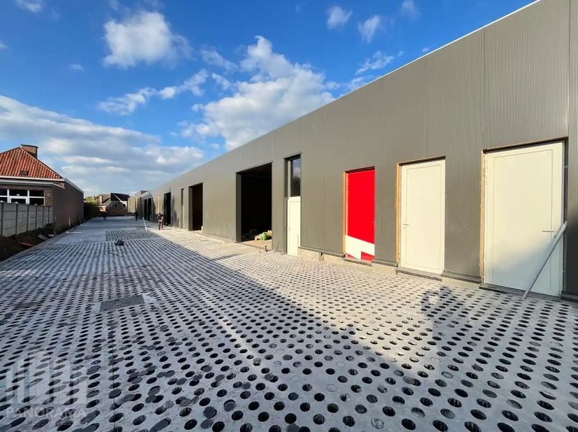 Bedrijfsvastgoed te koop in Stationsstraat 225,
                    9550 Herzele