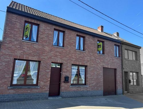                                         Eengezinswoning te koop in Mons, € 270.000
