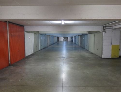                                         Place de stationnement à louer à Liège, € 75
