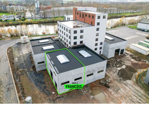                                         Commercieel Gebouw te koop in Kerkhove, € 260.000

