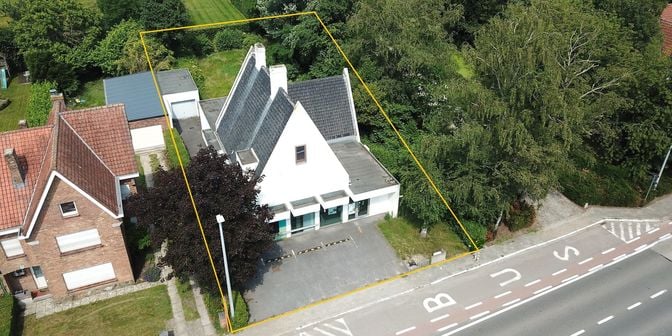 Bien professionnel à vendre à Ruddervoordsestraat 11, 8210 Zedelgem