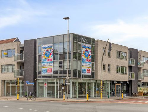                                         Bureaux à louer à Kortrijk, € 6.425
