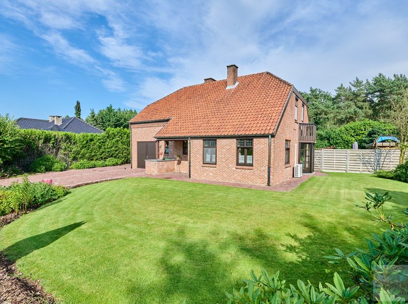 villa op toplocatie – Albert Servaesdreef 32, Lommel<br />
<br />
Op een van de meest gegeerde locaties van Lommel, in de prestigieuze villawijk, bevi