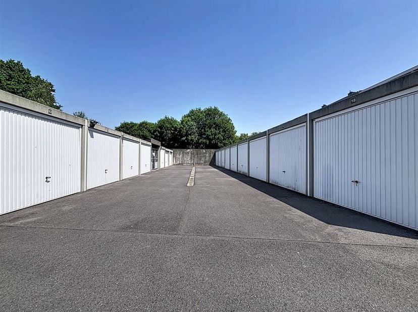 Garage à louer
                    à 8900 Ieper