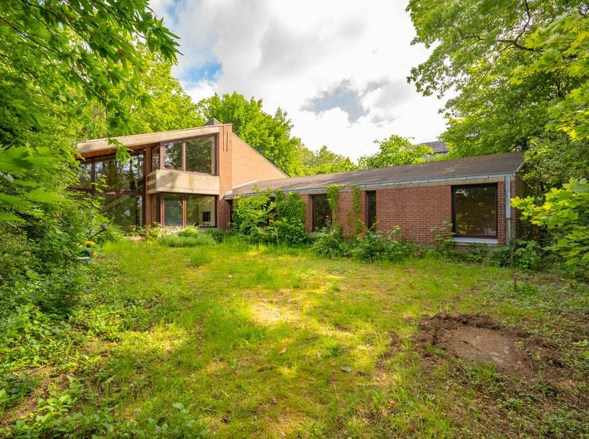 ARCHITECTENVILLA NABIJ LEUVEN<br />
<br />
Uitzonderlijke architectenvilla op toplocatie nabij Leuven met 6 slaapkamers en unieke uitbreidingsmogelijk