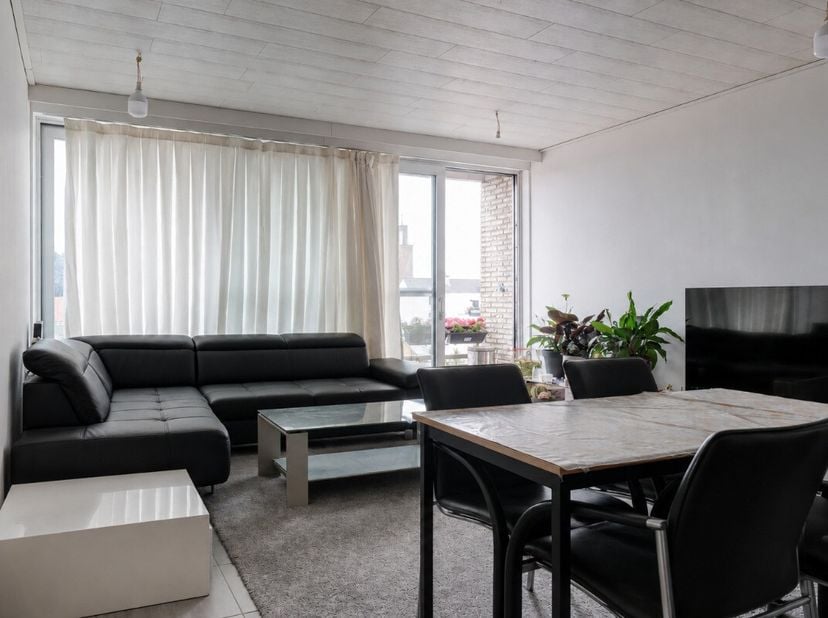 Appartement met één slaapkamer en terras, gelegen op een centrale locatie nabij het centrum van Hasselt en het station. Dit appartement van 46 m² (vol