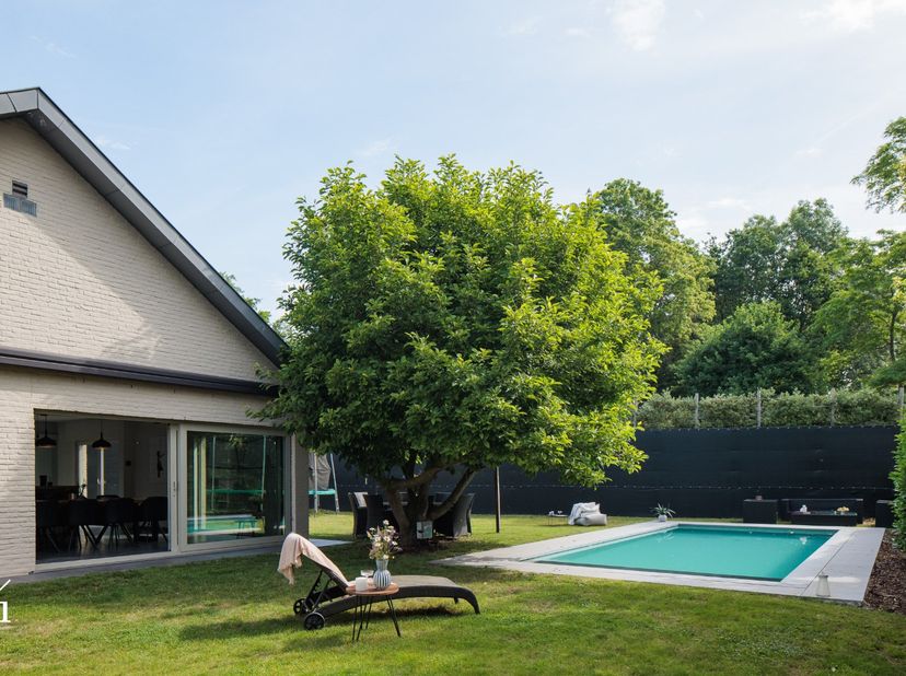 U kan de woning virtueel bekijken en de documenten downloaden op www.irres.be.<br />
Bijkomende info en bezoeken via thibauld@irres.be of bel 0470 347