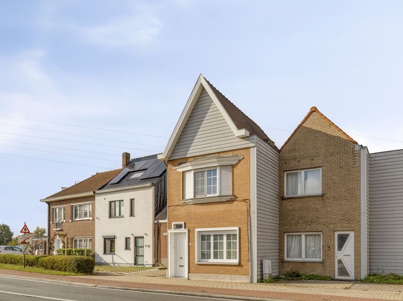 Huis te koop in Hundelgemsesteenweg 340,
                    9820 Merelbeke