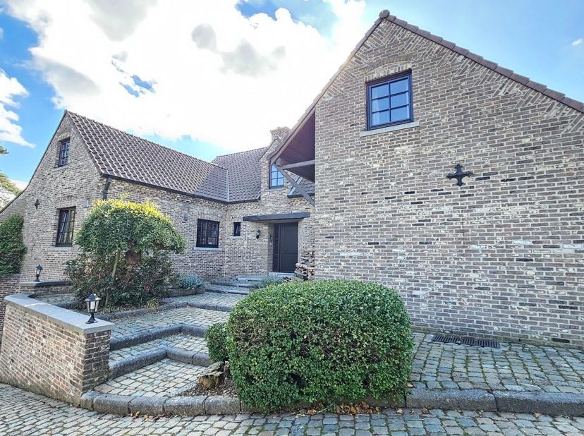 Huis te koop in Flikbergstraat 51,
                    3600 Genk