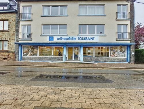                                         Kantoor te koop in Libramont, € 260.000
