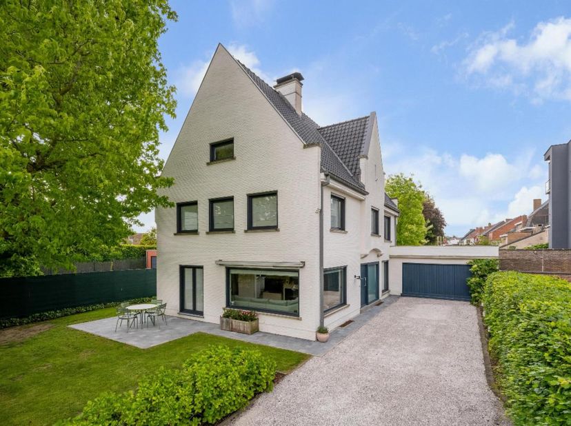 GEZINSWONING OP UITZONDERLIJKE LIGGING - <br />
<br />
Wij verkopen onze woning gelegen te Kortrijk, Wolvenstraat 6.<br />
<br />
Ruimtelijke beschrij
