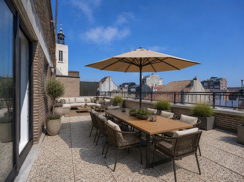 Vous êtes à la recherche d’un appartement abordable et entièrement rénové au cœur d’Ostende ? Découvrez ce charmant appartement sous toiture situé au