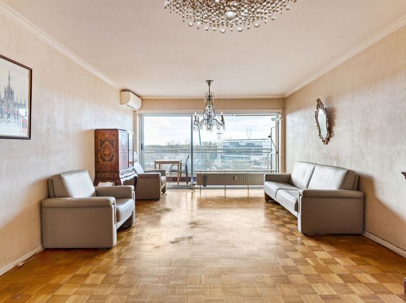 Appartement rénové de 2 chambres à coucher avec deux terrasses dans un emplacement central à Mechelen<br />
Cet appartement à vendre à Malines est sit