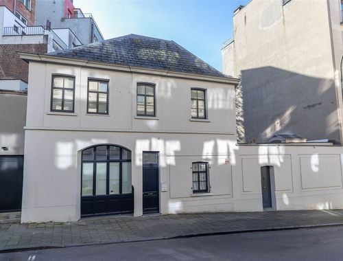                                         Maison à vendre à Ixelles, € 600.000
