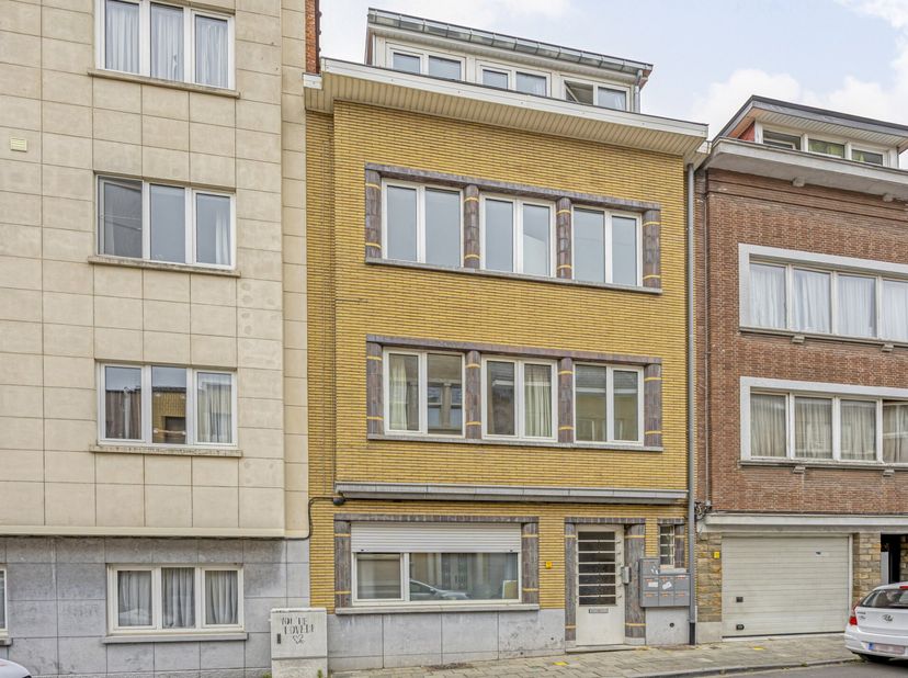 Découvrez cet immeuble de rapport d'exception, idéalement situé en plein centre-ville de Louvain, à proximité immédiate de la Naamsepoort.<br />
<br /