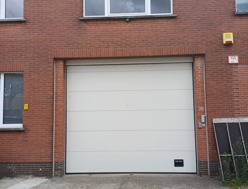                                         Bedrijfsgebouw te huur in Hoboken, € 525
