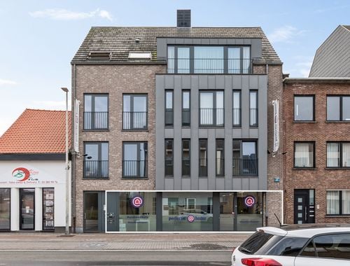                                         Handelszaak te koop in Zoersel, € 719.000
