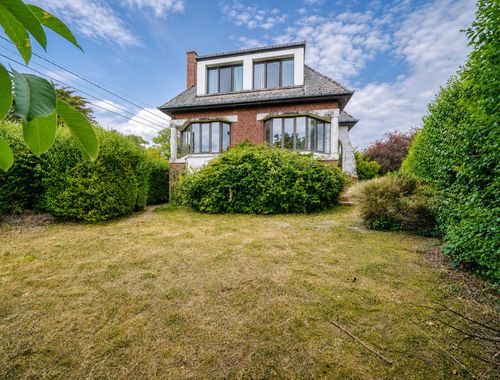                                         Villa te koop in Thuin, € 248.000

