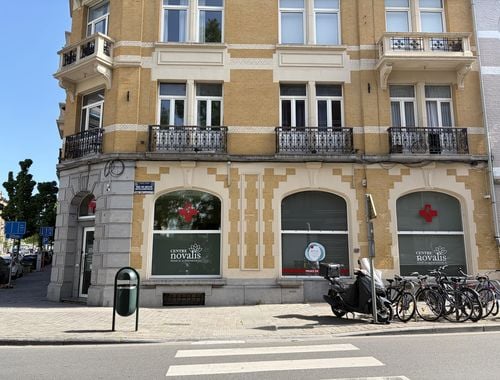                                         Kantoor te huur in Schaarbeek, € 330
