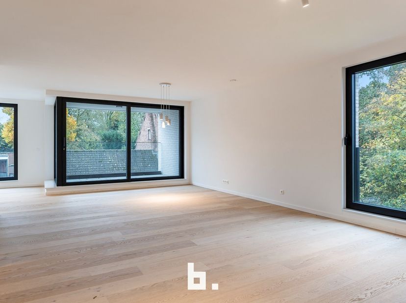 Ontdek dit leuke appartement in Residentie Sint-Amandus, een eigentijds nieuwbouwproject met 23 ruime en lichtrijke appartementen, ideaal gelegen op d