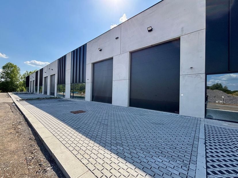Bedrijfsvastgoed te koop in Rue Ilya Prigogine,
                    7850 Marck