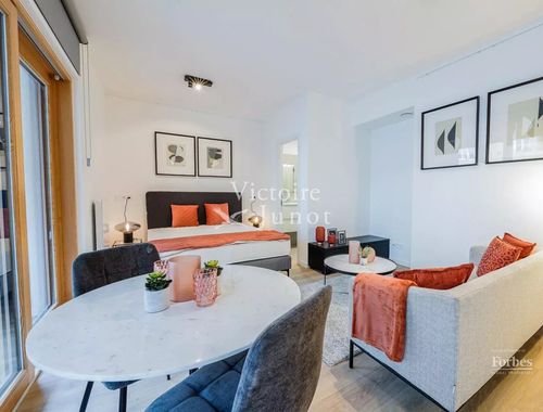                                         Studio met slaaphoek te huur in Brussel, € 1.250
