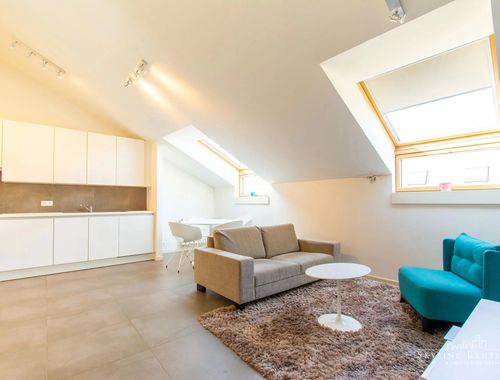                                         Penthouse te huur in Elsene, € 1.600
