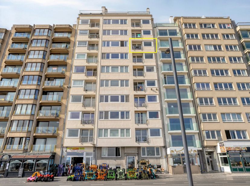 Dit subliem, op de zevende verdieping, gelegen appartement heeft een ongelooflijk uitzicht.<br />
Niet enkel op zee, maar ook op de "Royal Yachtclub",
