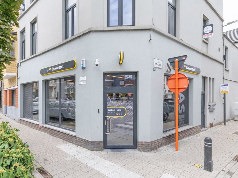 Bedrijfsvastgoed te koop in Antwerpsesteenweg 61,
                    9000 Gent