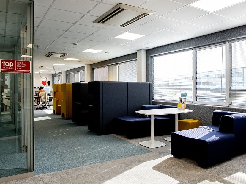Lichte en moduleerbare kantoren te huur van 25 m² tot 1320 m² in een ideale, groene omgeving en een sfeer die een uniek en professioneel imago bevorde