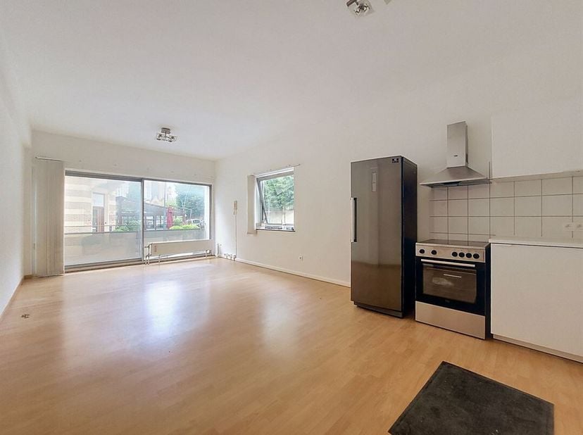 W Immobilière vous propose en  location un appartement idéalement situé à deux pas du centre-ville dArlon et à seulement 5 minutes à pied de la gare.<