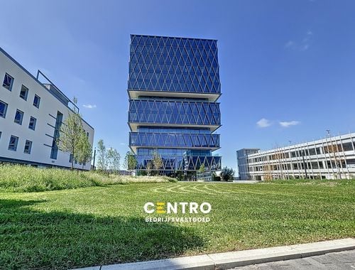                                         Espace de bureaux à louer à Roeselare, € 1.825
