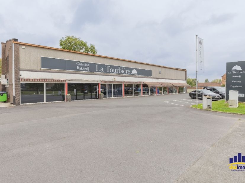 Bien professionnel à remettre
                    à 9400 Ninove