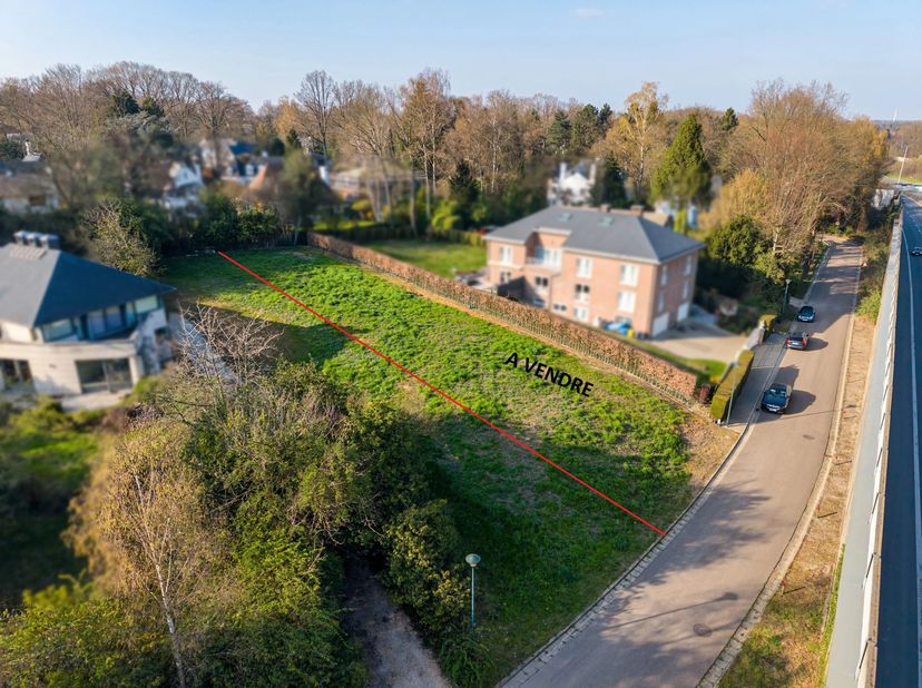 Kraainem : Dans un quartier résidentiel dénommé le "Domaine de Stockel", Victoire Junot vous présente en exclusivité cette parcelle de +- 8 ares pour