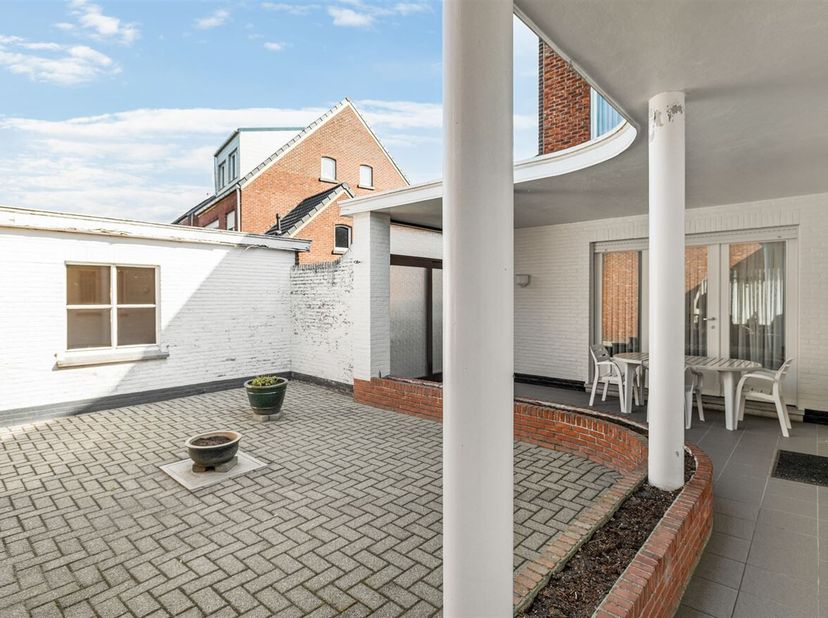 Openhuizendag op zaterdag 13 juni van 14u00 - 15u00 <br />
Charmante gezinswoning met 4 à 5 slaapkamers en magazijn<br />
Ontdek deze charmante gezins