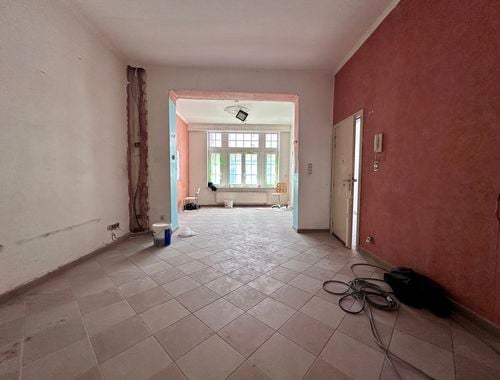                                         Gelijkvloers app. te koop in Vorst, € 175.000
