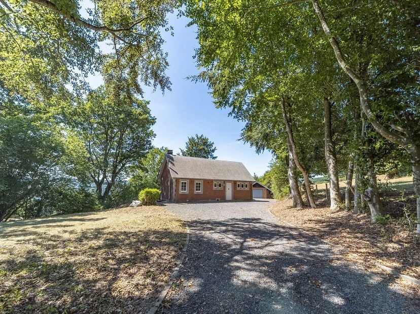 Votre agence Antoine Immobilier de Stavelot vous propose à la location cette habitation 4 façades de plain-pied située à Vilettes (Lierneux), sur une