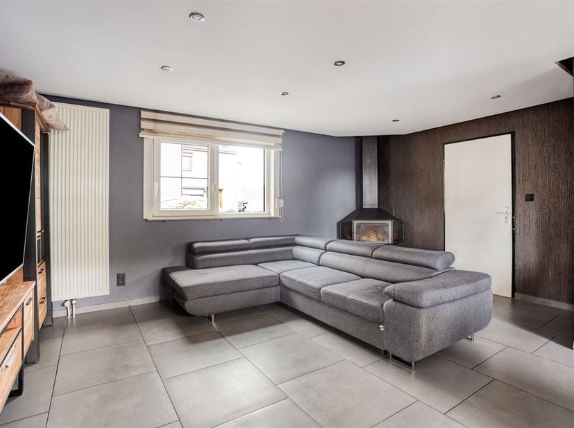 À VENDRE : Spacieuse maison familiale de 4 chambres à Houthalen !<br />
Cette maison bien entretenue, située au 30 Reimenhof, 3530 Houthalen, offre to