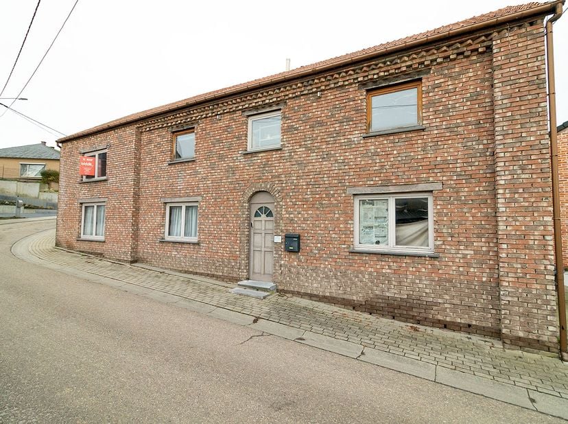 RUSTIG GELEGEN WONING<br />
Rustig gelegen in het landelijke Horpmaal op een perceel van 6a 15ca.<br />
<br />
Het betreft een grondig te renoveren wo