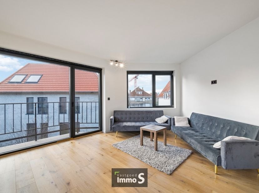 Instapklaar appartement gelegen op centrale doch rustige ligging, op wandelafstand van zee.&amp;nbsp;<br />
<br />
Het appartement (1ste verdiep) bestaat