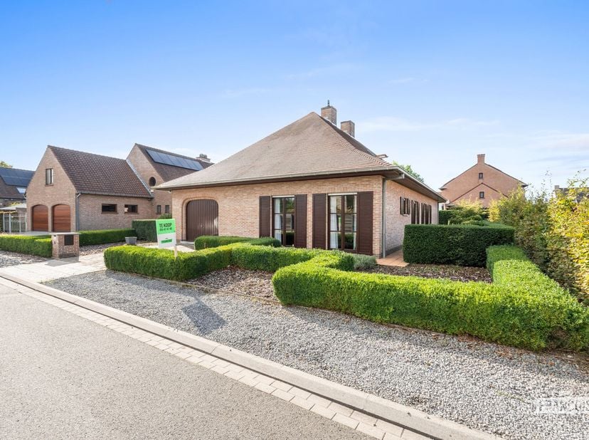 Huis te koop in Menenpoortstraat 15,
                    8800 Roeselare