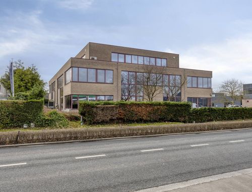                                         Kantoorgebouw te koop in Aartselaar, € 2.380.000
