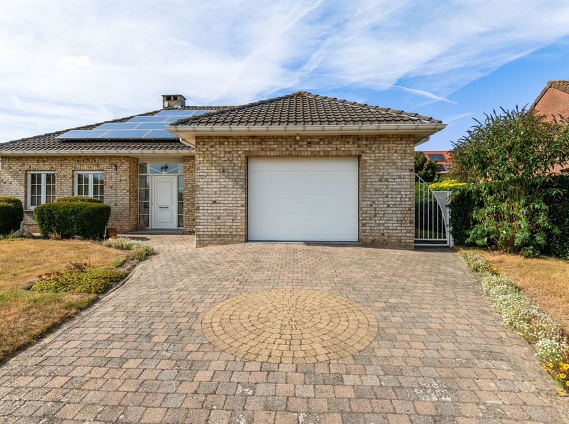 Huis te koop in Molenakkerlaan 16,
                    2960 Brecht