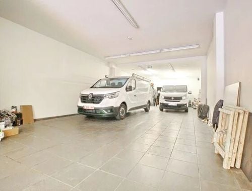                                         Commerce à vendre à Laeken, € 295.000
